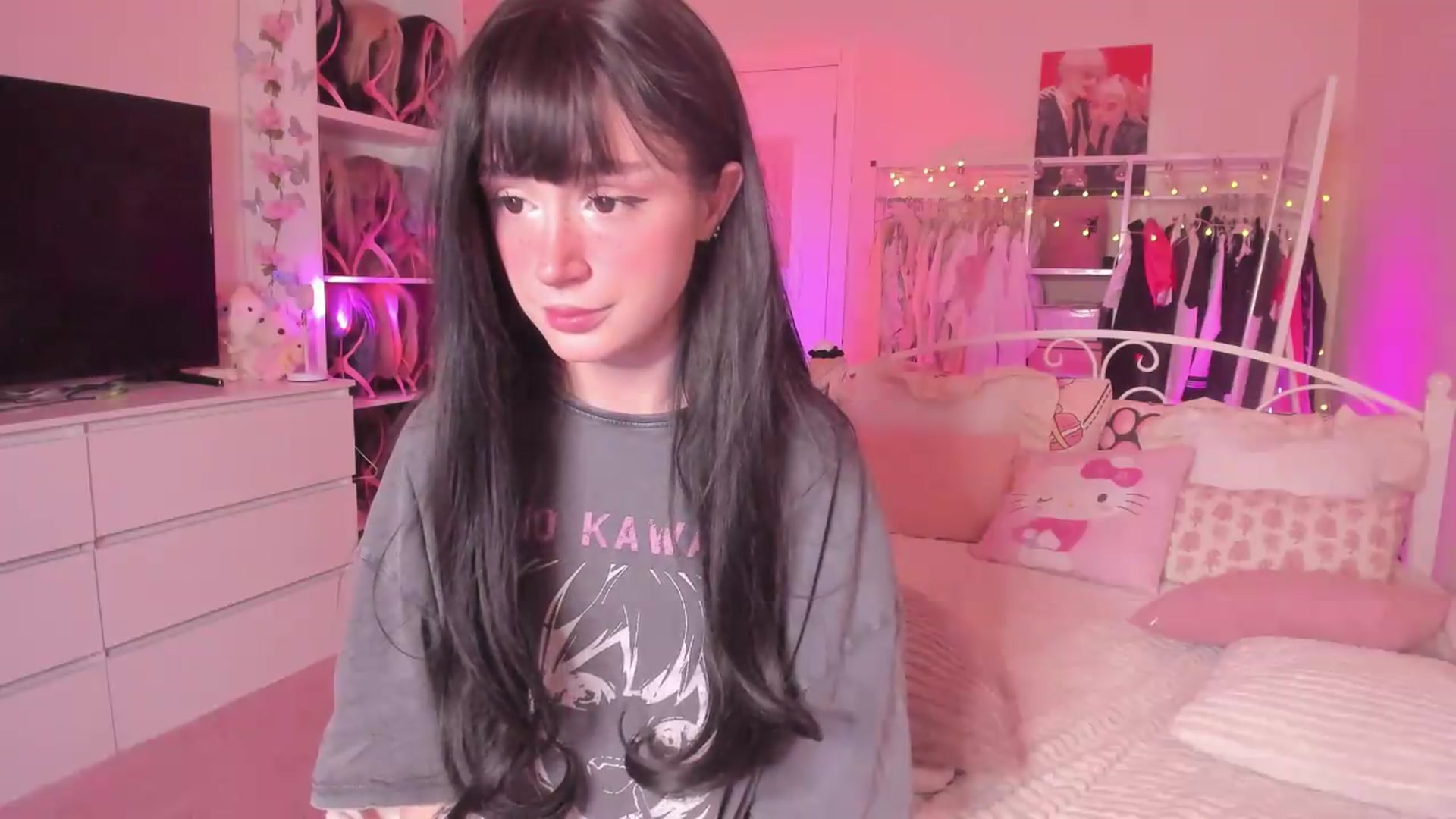 Gallery image thumbnail from AliceXsweeT's myfreecams stream on, 05/15/2026, 17:14 image 11 of 20
