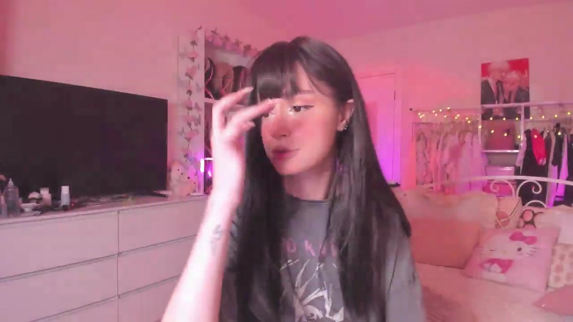 Gallery image thumbnail from AliceXsweeT's myfreecams stream on, 05/15/2026, 17:14 image 14 of 20