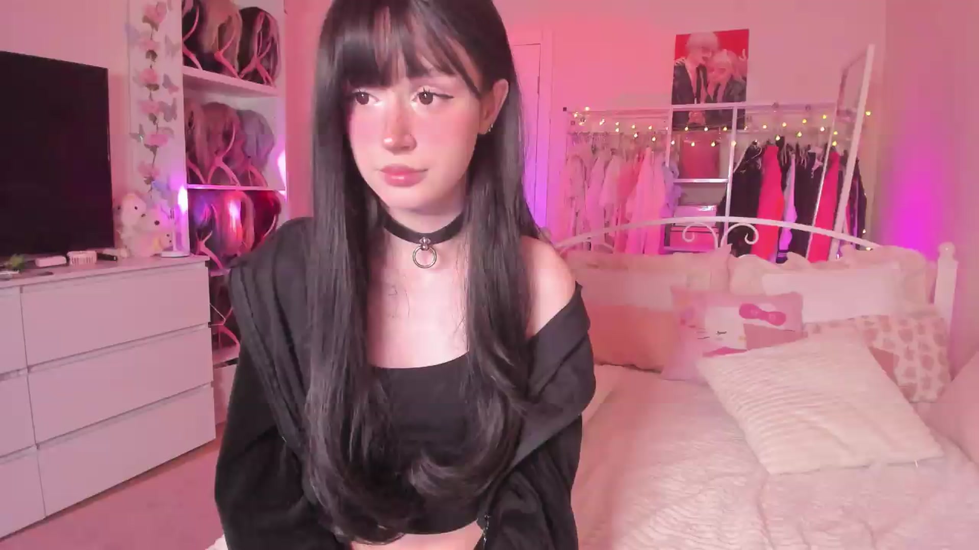 Gallery image thumbnail from AliceXsweeT's myfreecams stream on, 05/27/2026, 15:43 image 4 of 20