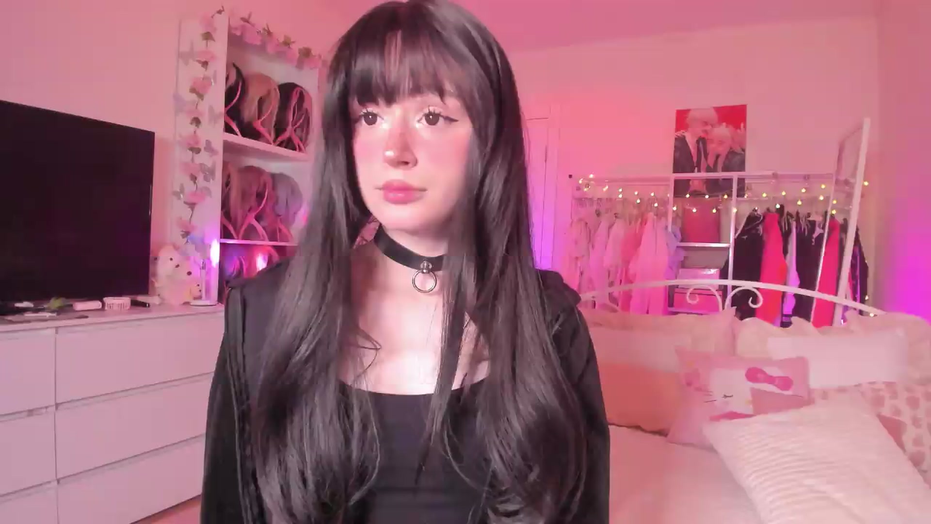 Gallery image thumbnail from AliceXsweeT's myfreecams stream on, 05/27/2026, 18:09 image 2 of 20