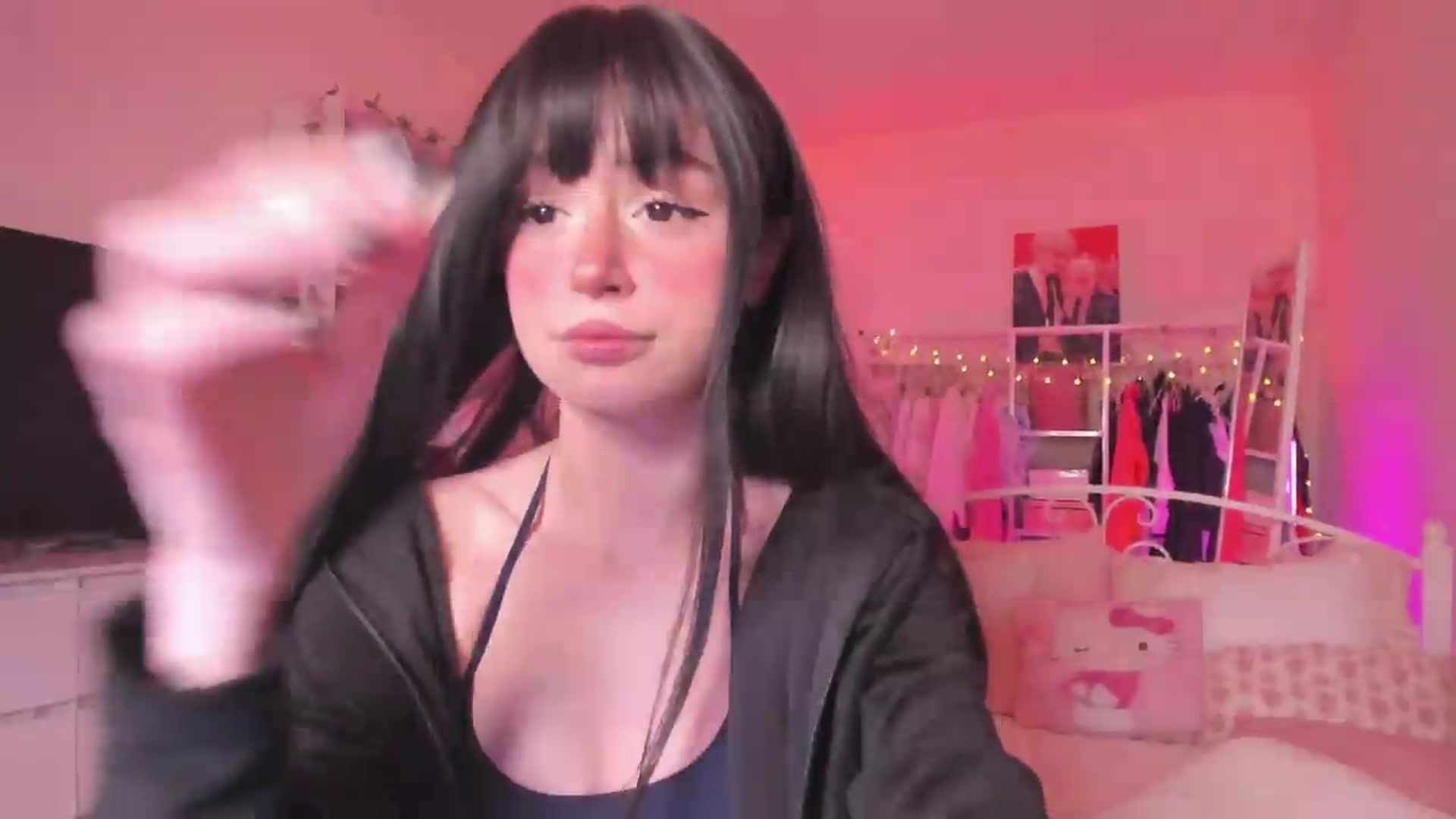 Gallery image thumbnail from AliceXsweeT's myfreecams stream on, 05/31/2026, 16:06 image 4 of 20