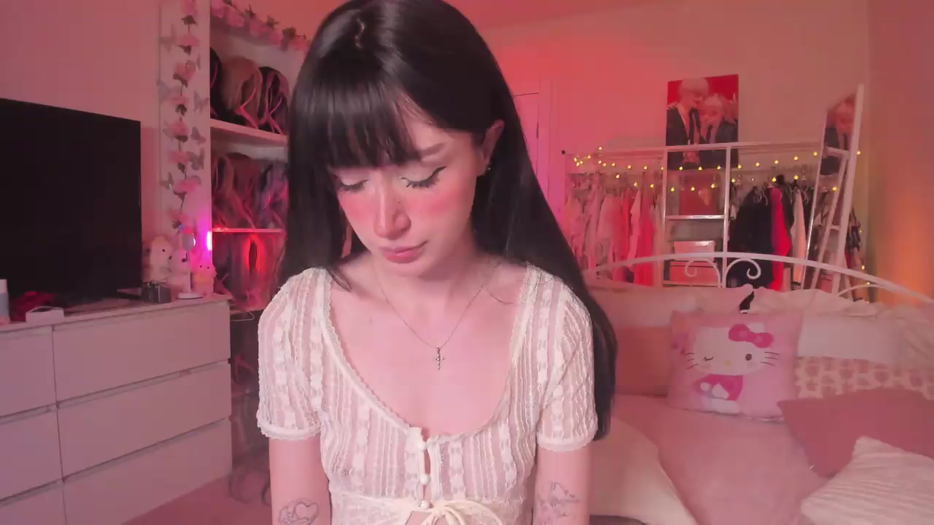 Gallery image thumbnail from AliceXsweeT's myfreecams stream on, 06/11/2026, 17:33 image 16 of 20
