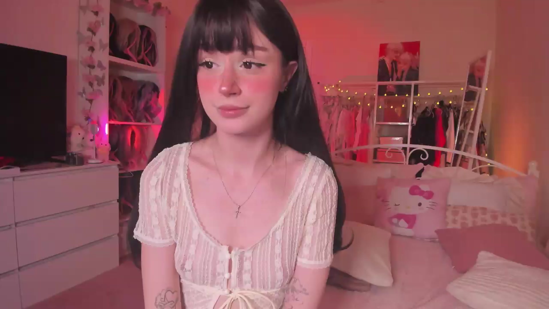 Gallery image thumbnail from AliceXsweeT's myfreecams stream on, 06/11/2026, 17:33 image 5 of 20
