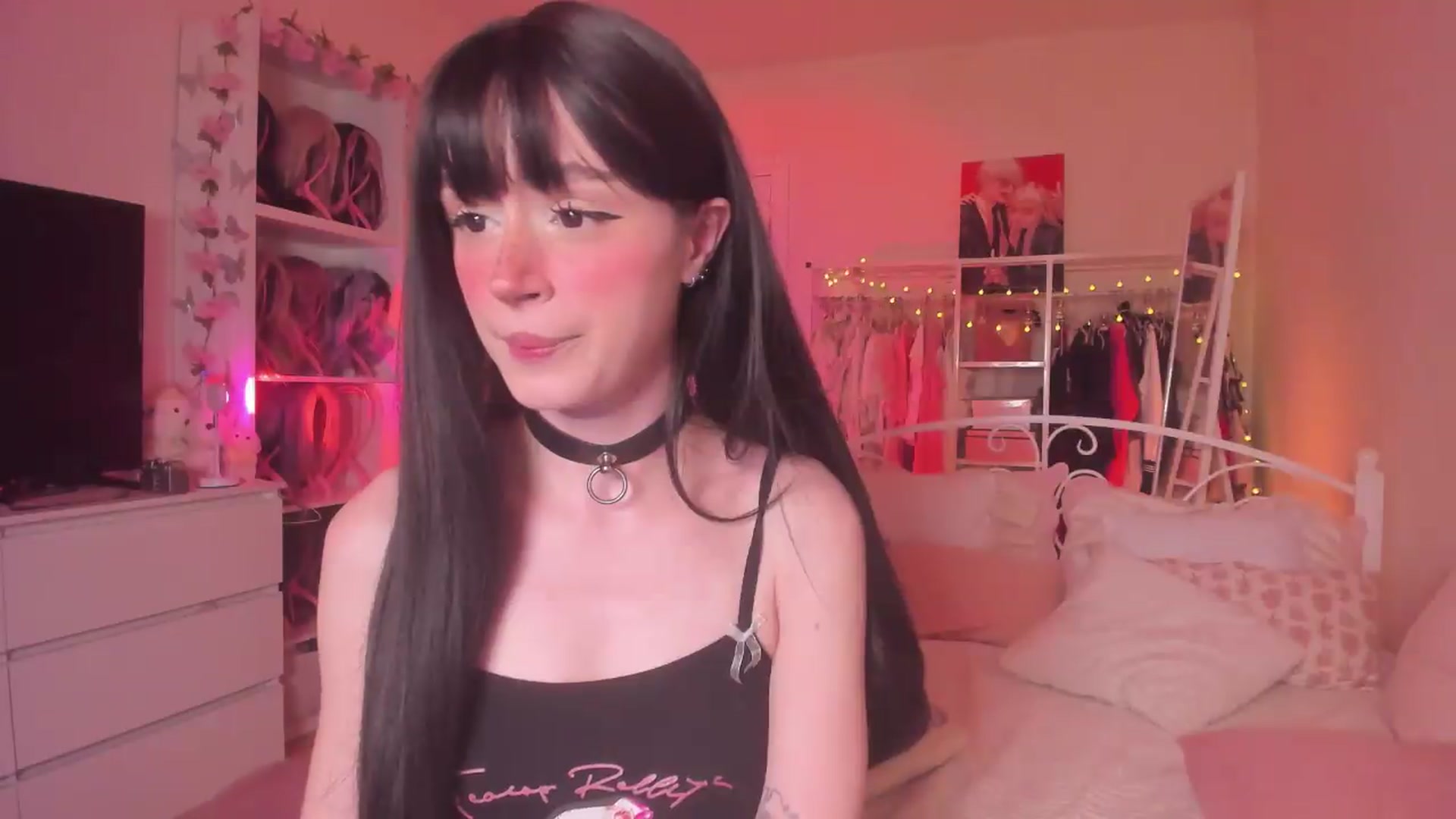 Gallery image thumbnail from AliceXsweeT's myfreecams stream on, 06/15/2026, 18:03 image 11 of 20
