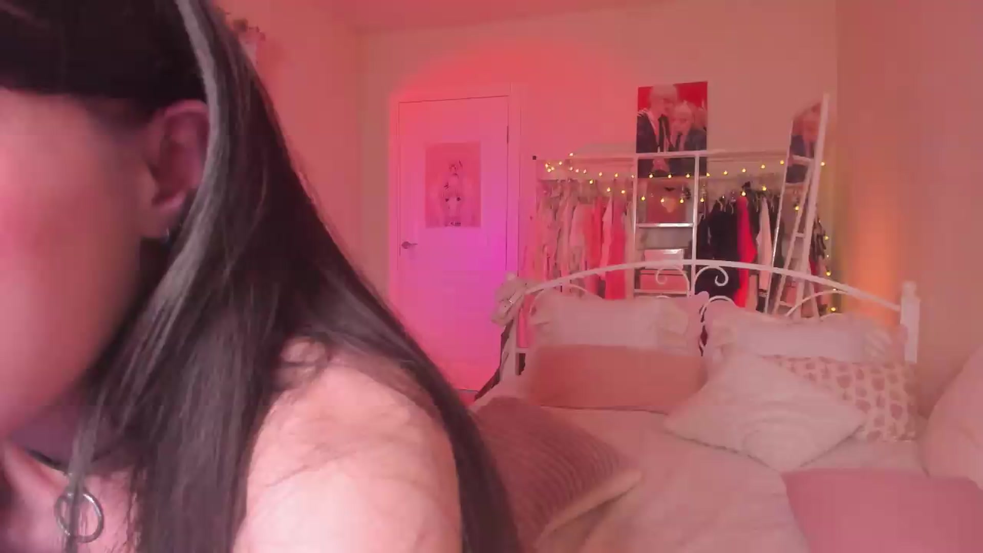 Gallery image thumbnail from AliceXsweeT's myfreecams stream on, 06/15/2026, 18:03 image 4 of 20