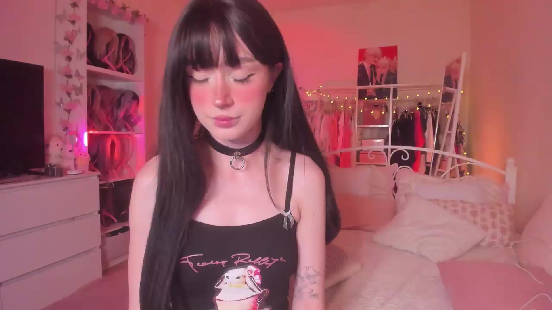 Gallery image thumbnail from AliceXsweeT's myfreecams stream on, 06/15/2026, 18:03 image 3 of 20