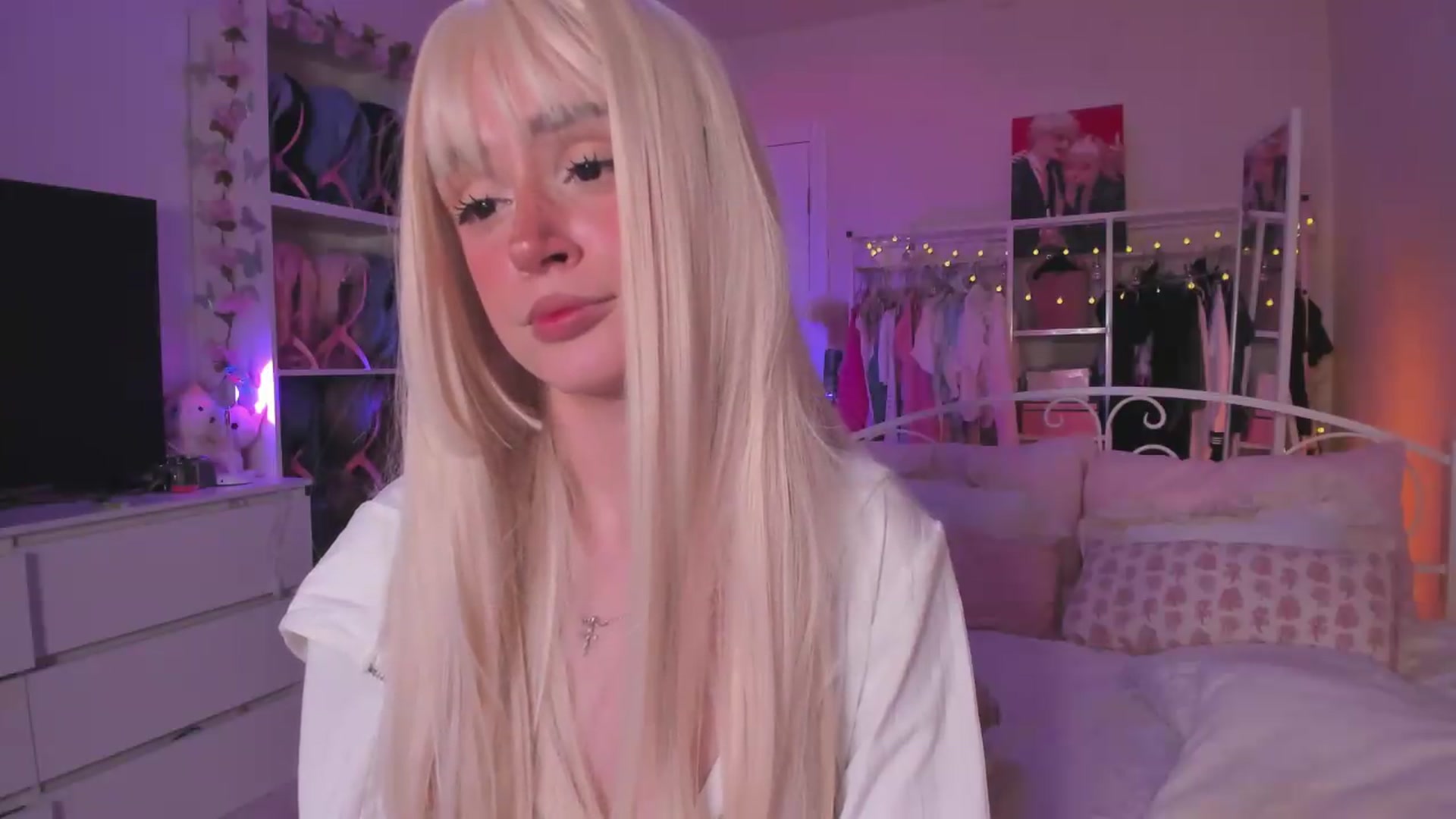 Gallery image thumbnail from AliceXsweeT's myfreecams stream on, 08/01/2026, 18:36 image 20 of 20