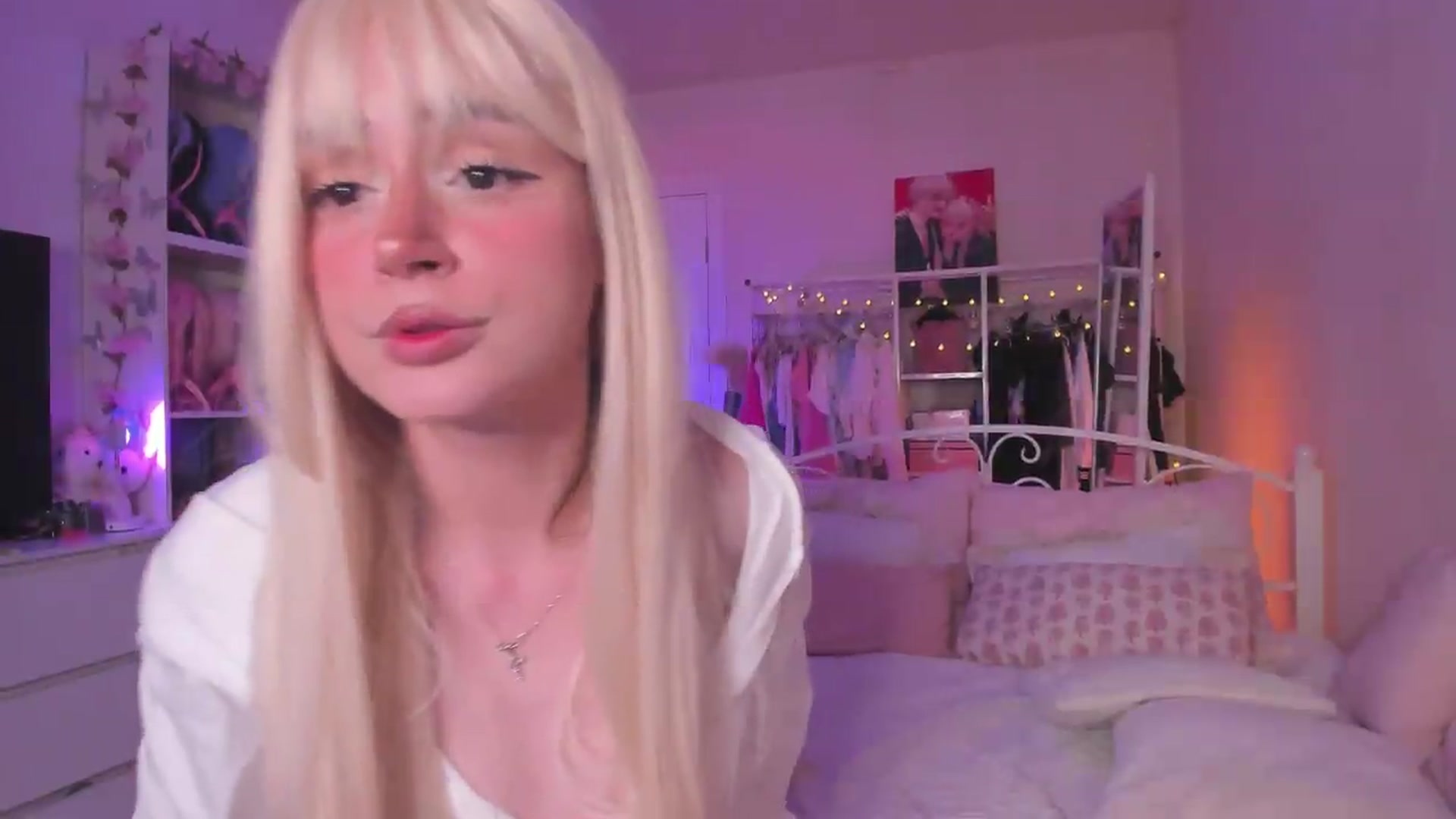 Gallery image thumbnail from AliceXsweeT's myfreecams stream on, 08/01/2026, 18:36 image 8 of 20
