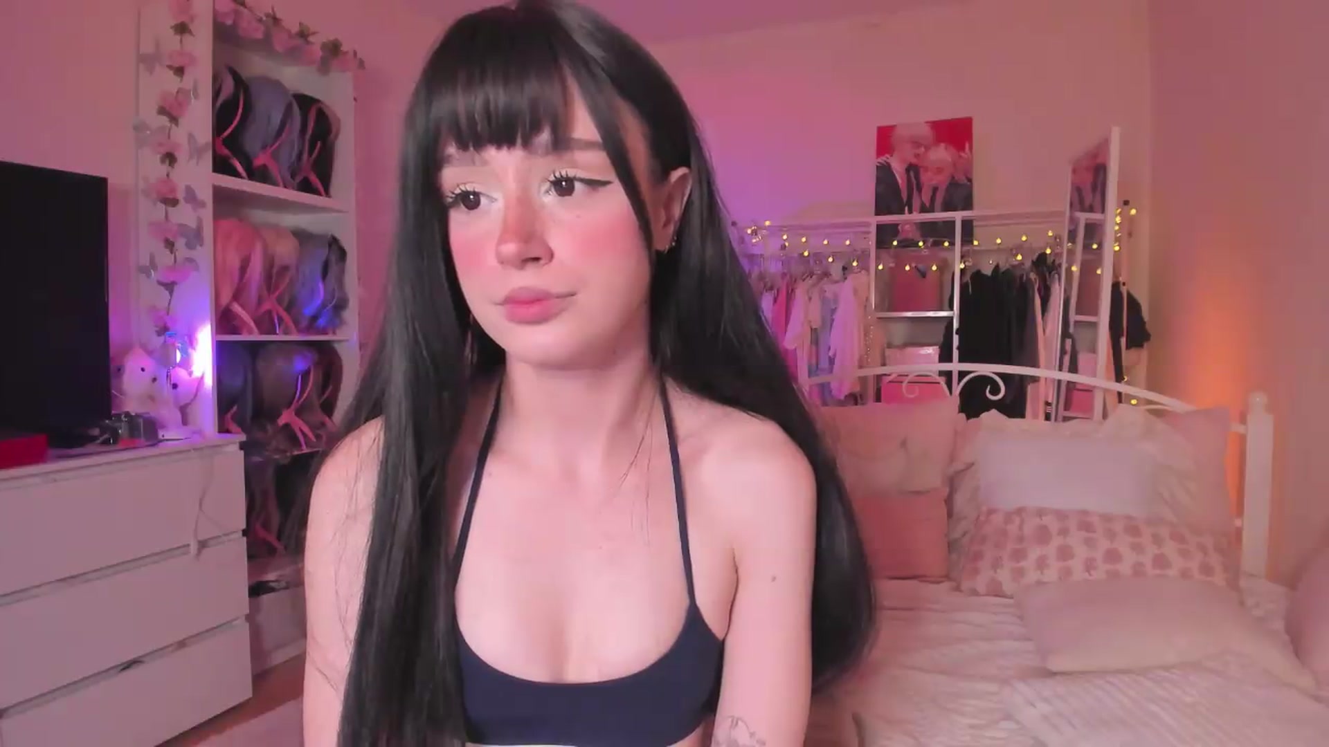 Gallery image thumbnail from AliceXsweeT's myfreecams stream on, 08/05/2026, 17:42 image 16 of 20
