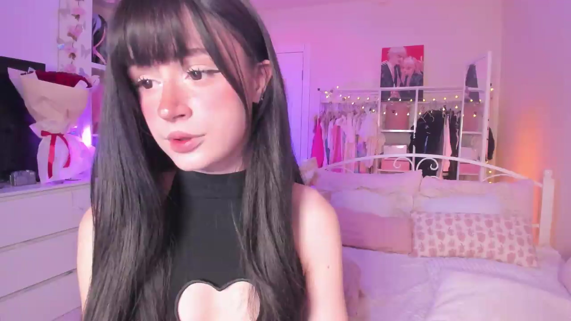 Gallery image thumbnail from AliceXsweeT's myfreecams stream on, 08/09/2026, 17:33 image 6 of 20