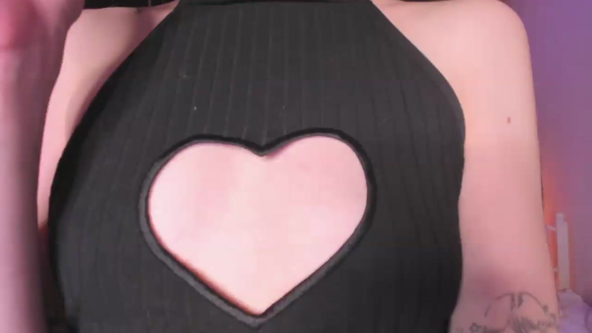 Gallery image thumbnail from AliceXsweeT's myfreecams stream on, 08/09/2026, 17:33 image 20 of 20