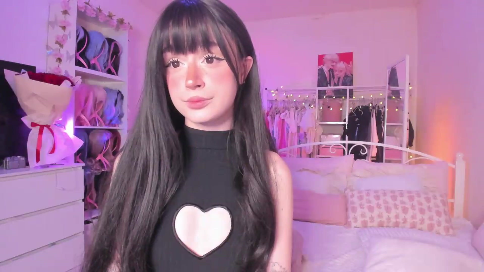 Gallery image thumbnail from AliceXsweeT's myfreecams stream on, 08/09/2026, 17:33 image 4 of 20