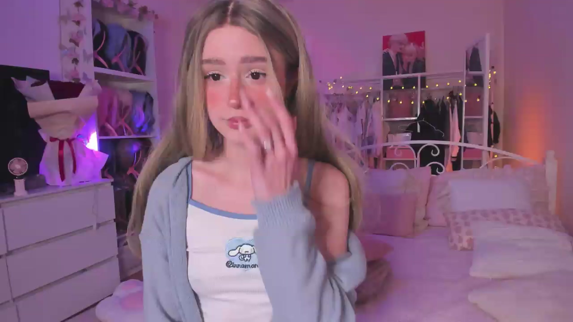 Gallery image thumbnail from AliceXsweeT's myfreecams stream on, 08/12/2026, 17:42 image 1 of 20