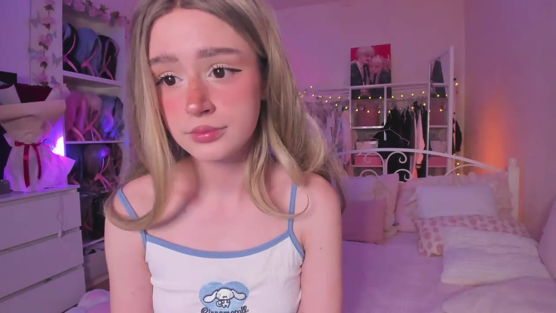 Gallery image thumbnail from AliceXsweeT's myfreecams stream on, 08/12/2026, 17:42 image 20 of 20