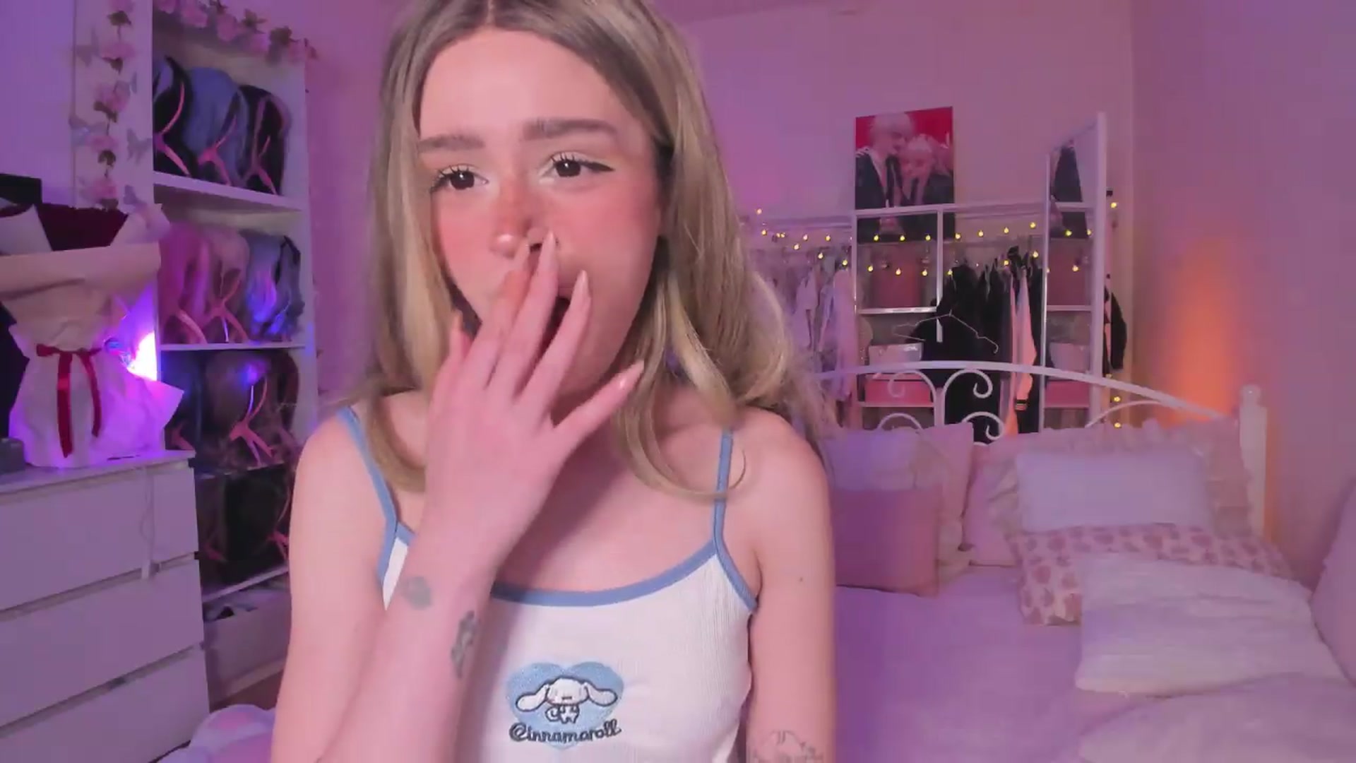 Gallery image thumbnail from AliceXsweeT's myfreecams stream on, 08/12/2026, 17:42 image 19 of 20