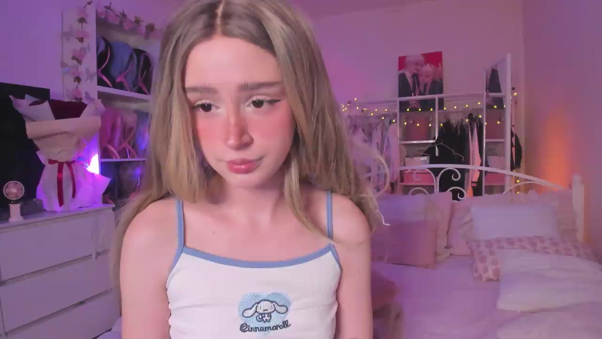 Gallery image thumbnail from AliceXsweeT's myfreecams stream on, 08/12/2026, 18:28 image 3 of 20