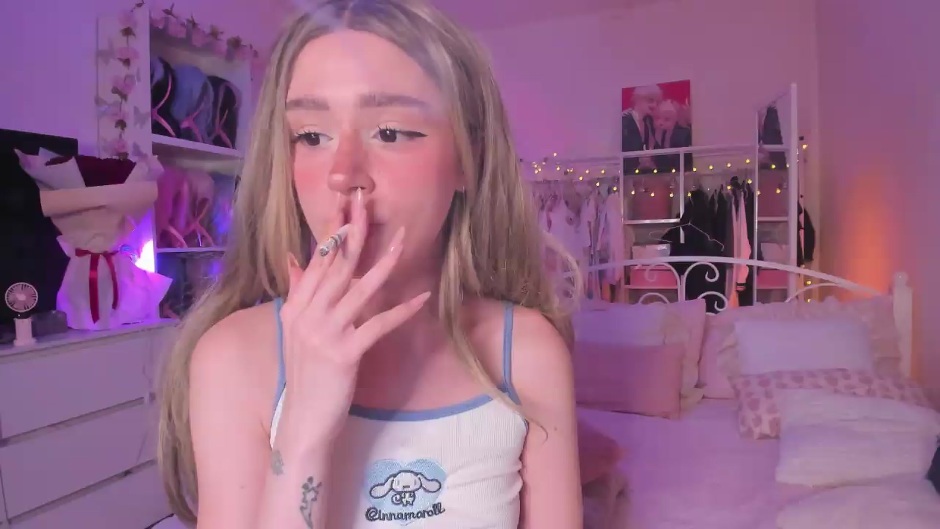 Gallery image thumbnail from AliceXsweeT's myfreecams stream on, 08/12/2026, 18:28 image 6 of 20