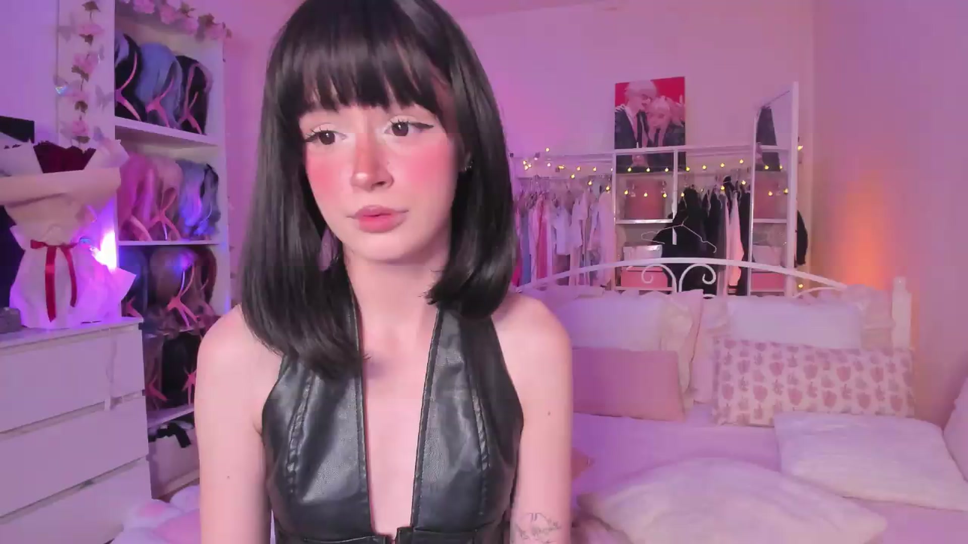 Gallery image thumbnail from AliceXsweeT's myfreecams stream on, 08/13/2026, 17:59 image 2 of 20