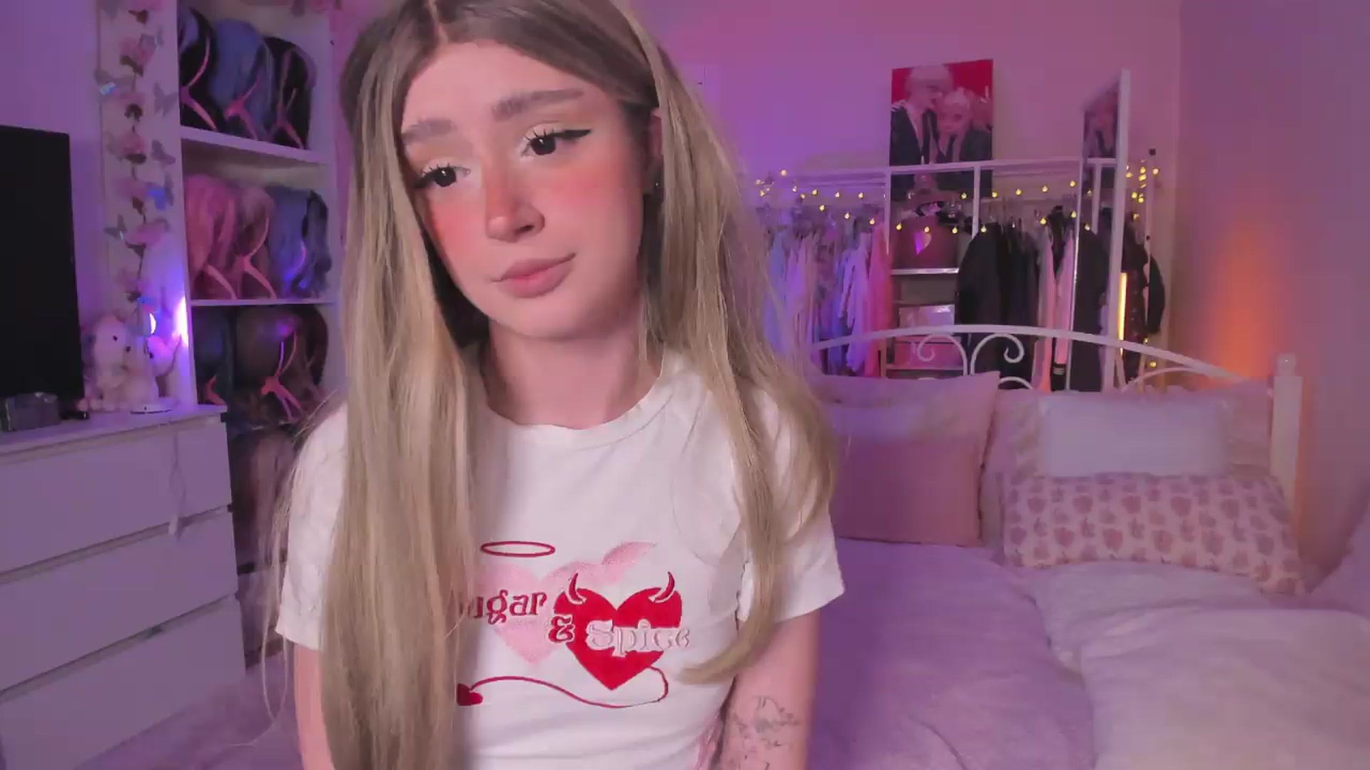 Gallery image thumbnail from AliceXsweeT's myfreecams stream on, 08/20/2026, 16:41 image 11 of 20