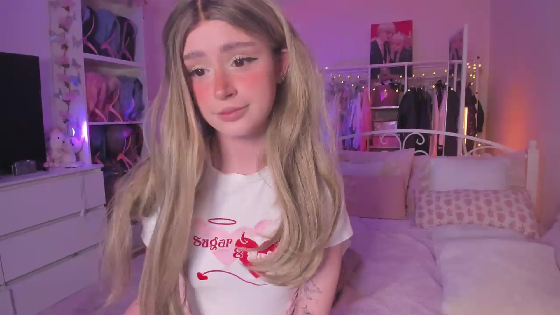 Gallery image thumbnail from AliceXsweeT's myfreecams stream on, 08/20/2026, 18:01 image 1 of 20