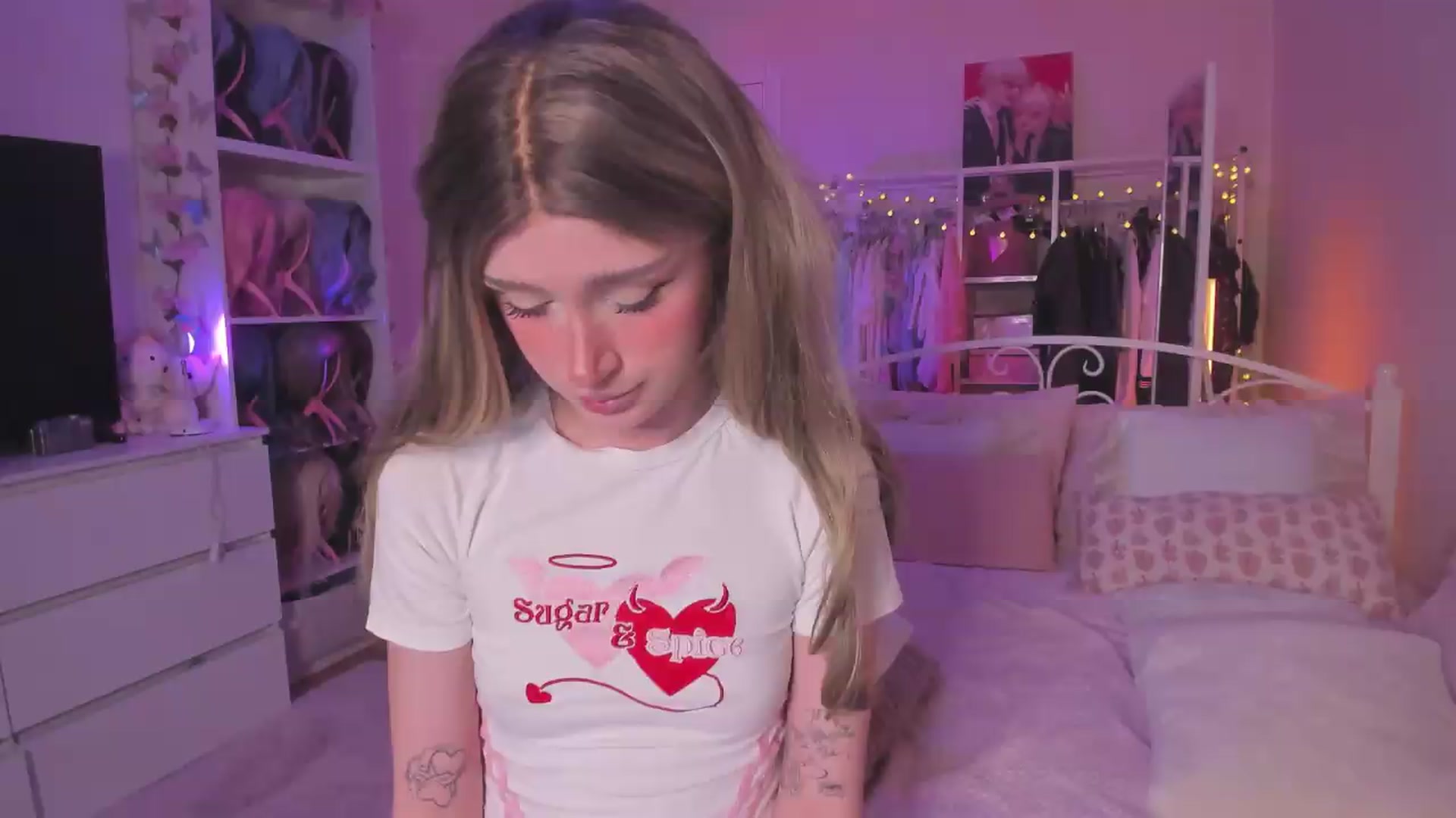Gallery image thumbnail from AliceXsweeT's myfreecams stream on, 08/20/2026, 18:01 image 18 of 20