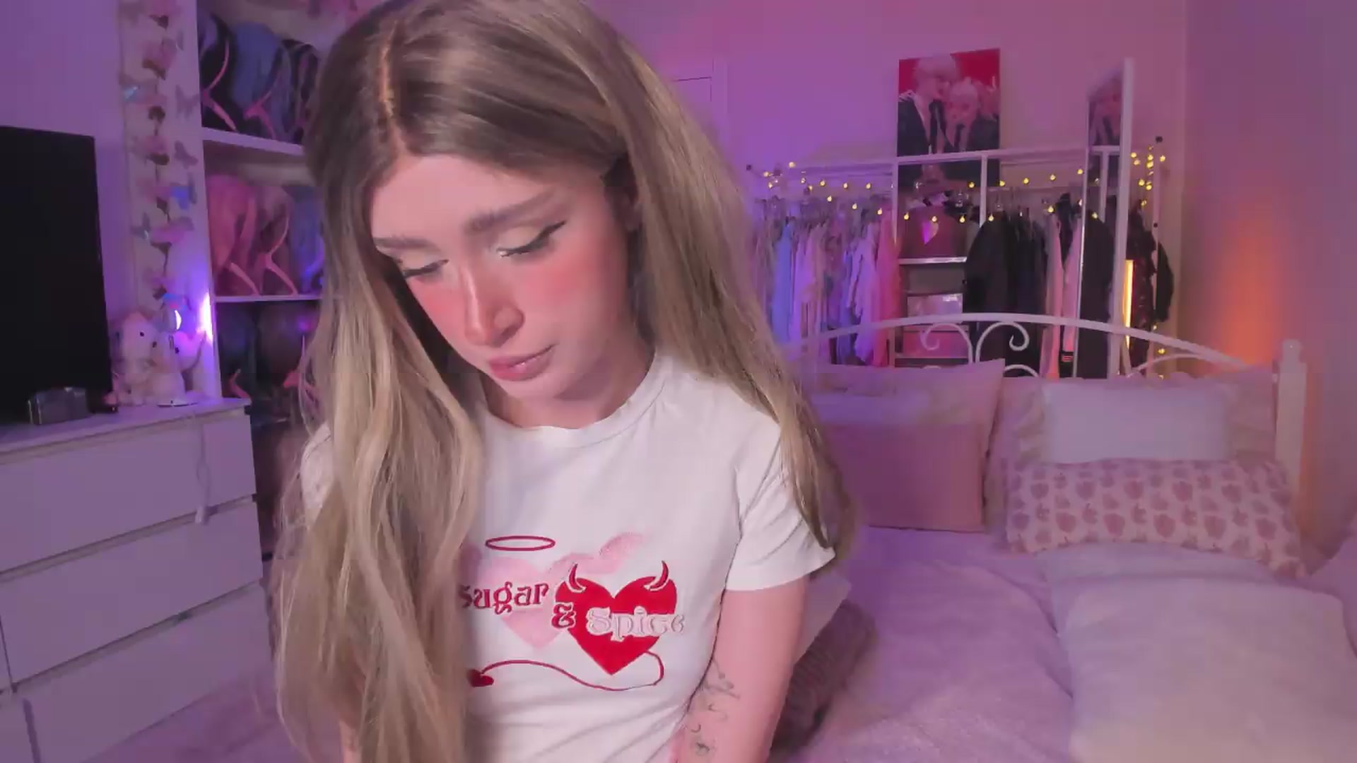 Gallery image thumbnail from AliceXsweeT's myfreecams stream on, 08/20/2026, 18:01 image 8 of 20