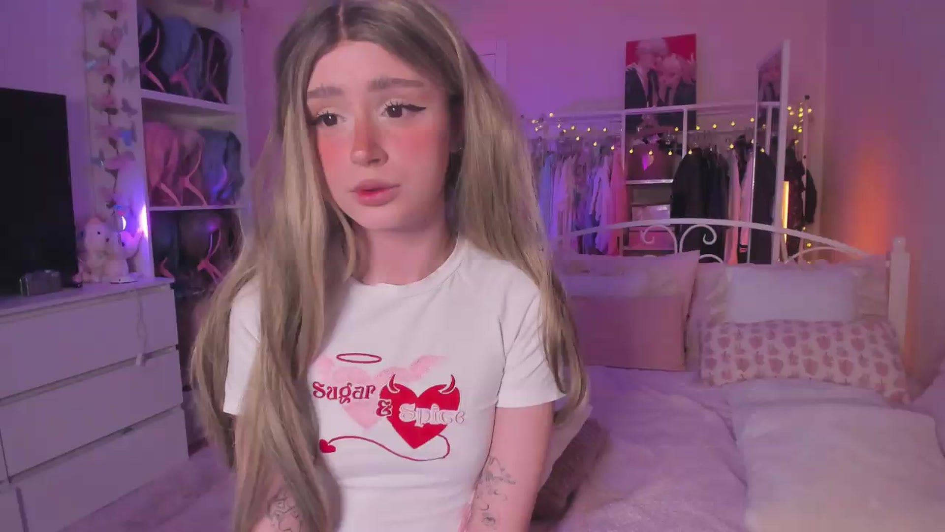Gallery image thumbnail from AliceXsweeT's myfreecams stream on, 08/20/2026, 18:01 image 13 of 20
