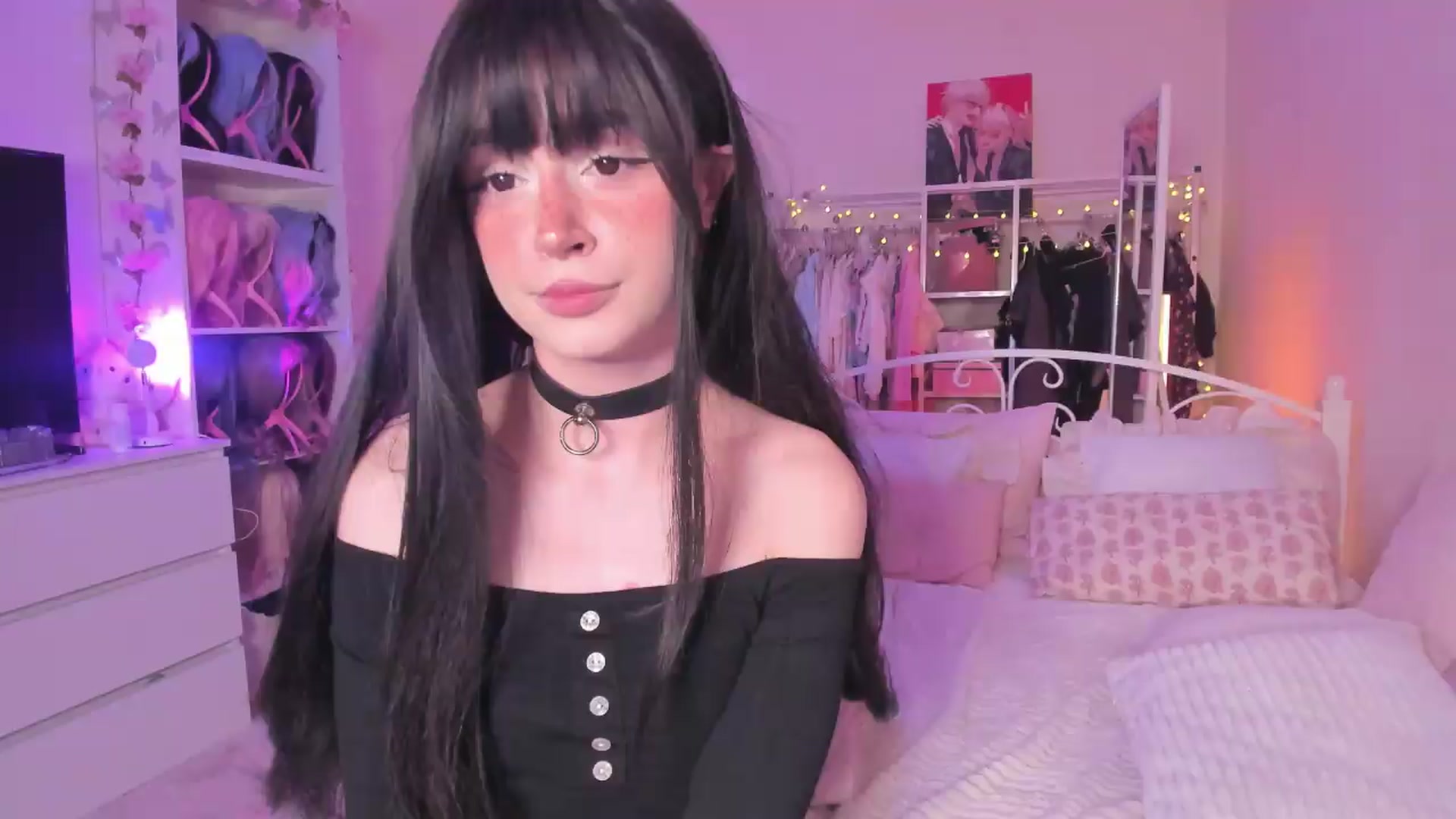 Gallery image thumbnail from AliceXsweeT's myfreecams stream on, 08/24/2026, 18:07 image 7 of 20