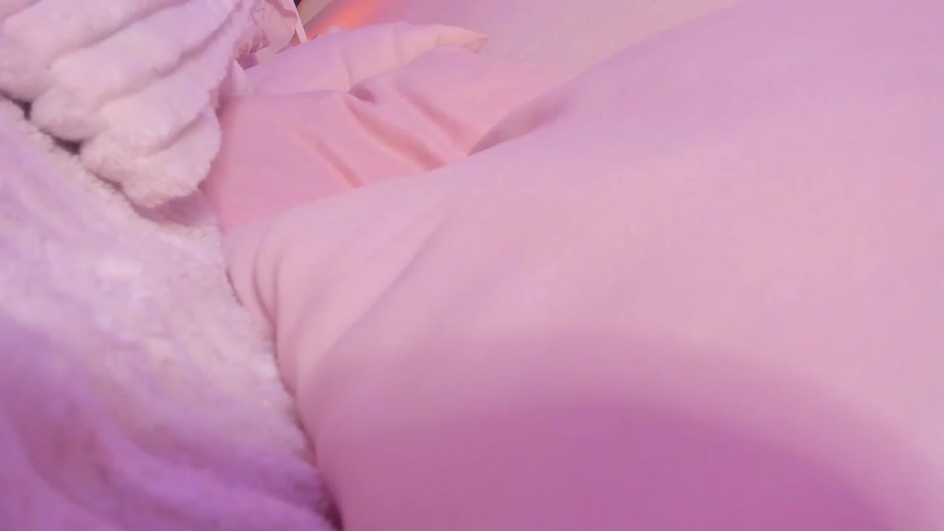 Gallery image thumbnail from AliceXsweeT's myfreecams stream on, 08/24/2026, 18:07 image 15 of 20