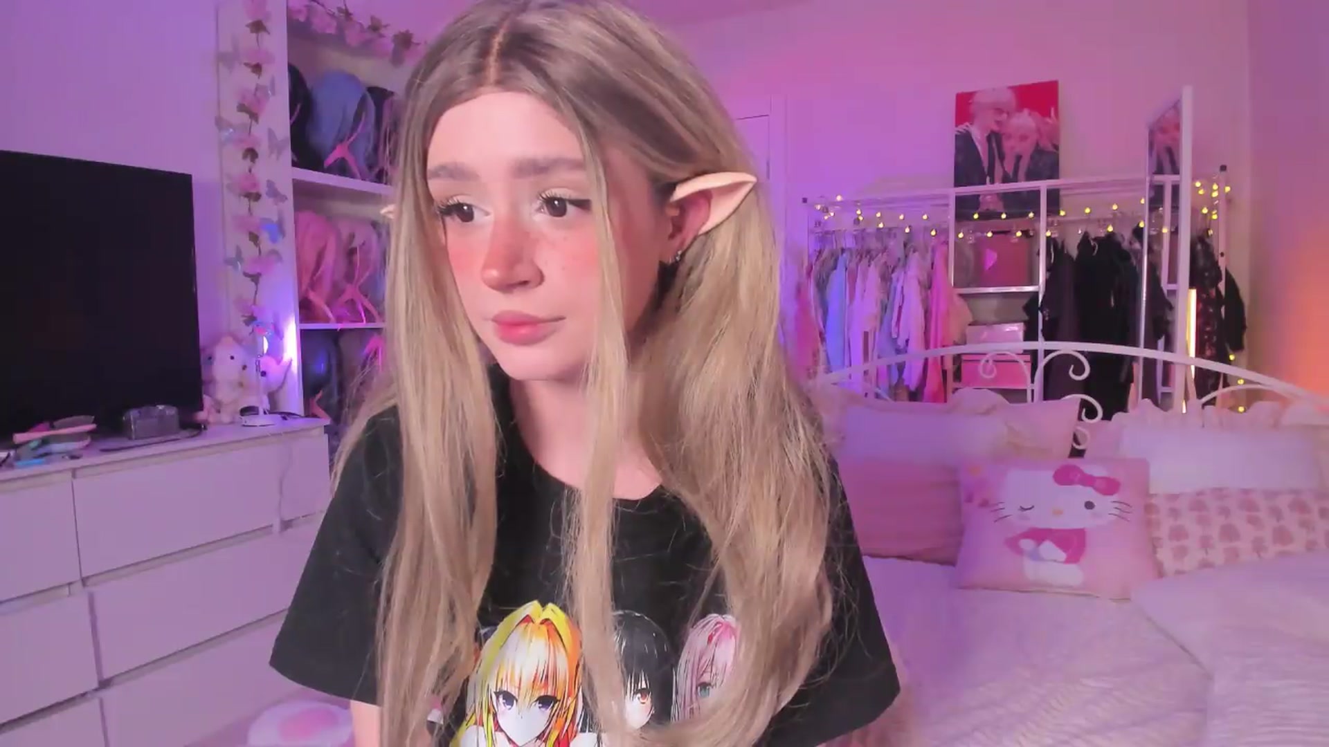 Gallery image thumbnail from AliceXsweeT's myfreecams stream on, 08/26/2026, 18:13 image 4 of 20