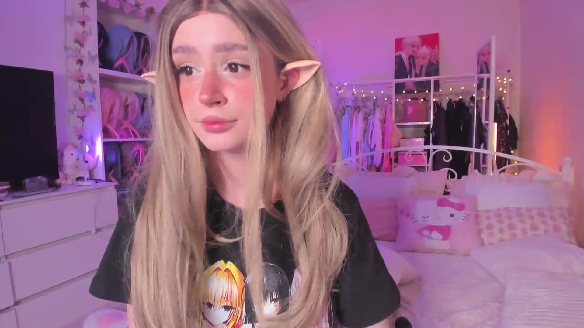 Gallery image thumbnail from AliceXsweeT's myfreecams stream on, 08/26/2026, 18:13 image 17 of 20
