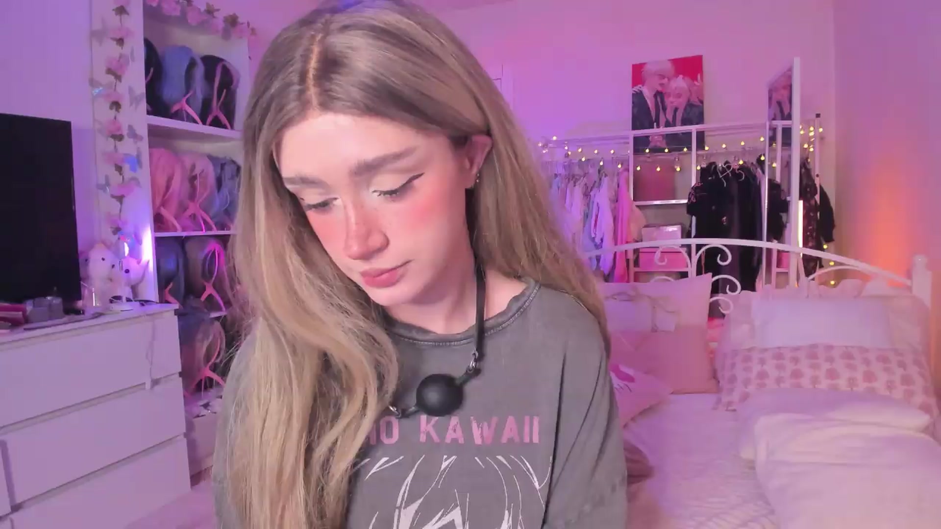 Gallery image thumbnail from AliceXsweeT's myfreecams stream on, 08/27/2026, 17:58 image 19 of 20
