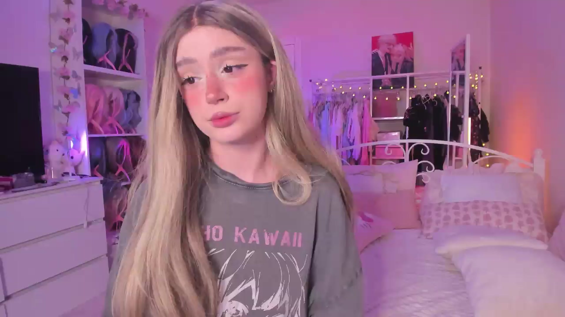 Gallery image thumbnail from AliceXsweeT's myfreecams stream on, 08/27/2026, 17:58 image 2 of 20