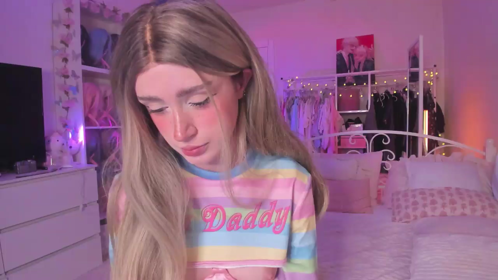 Gallery image thumbnail from AliceXsweeT's myfreecams stream on, 08/29/2026, 16:59 image 10 of 20