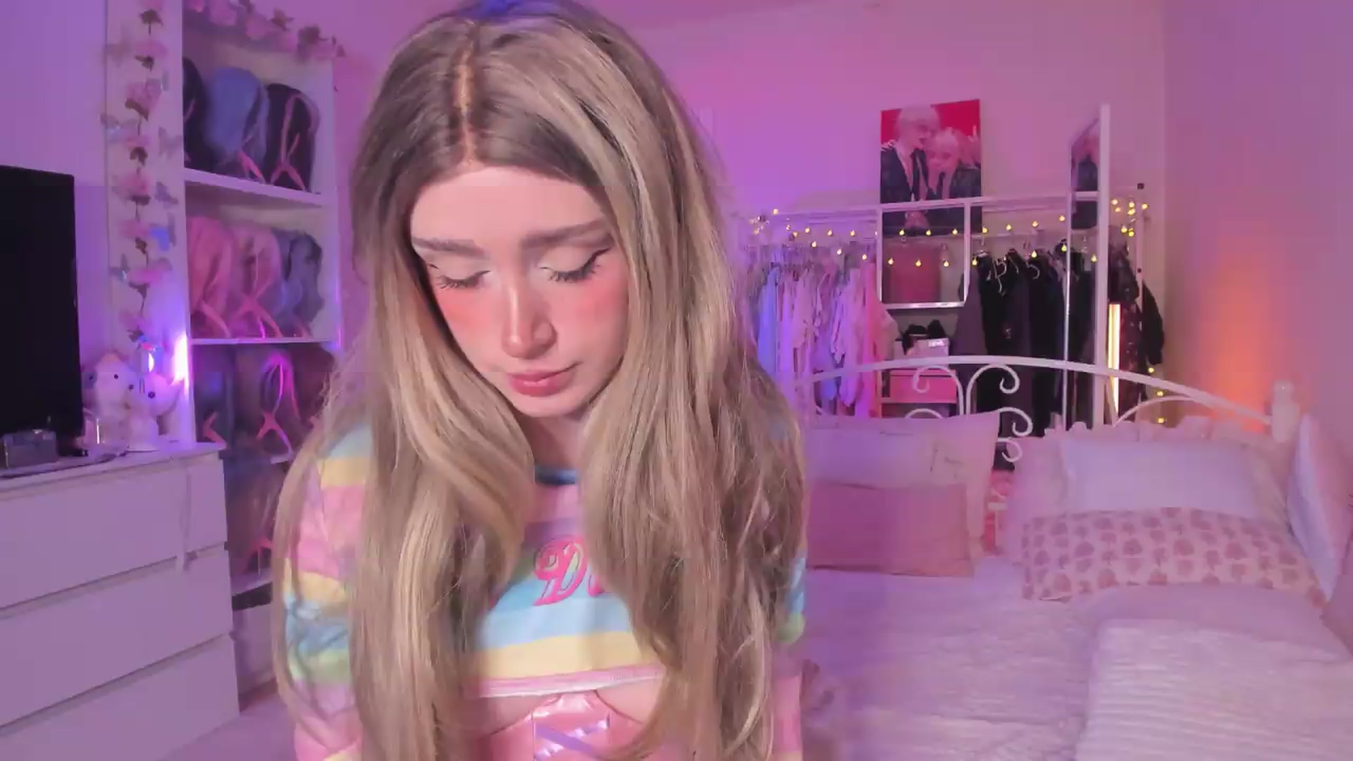 Gallery image thumbnail from AliceXsweeT's myfreecams stream on, 08/29/2026, 16:59 image 15 of 20