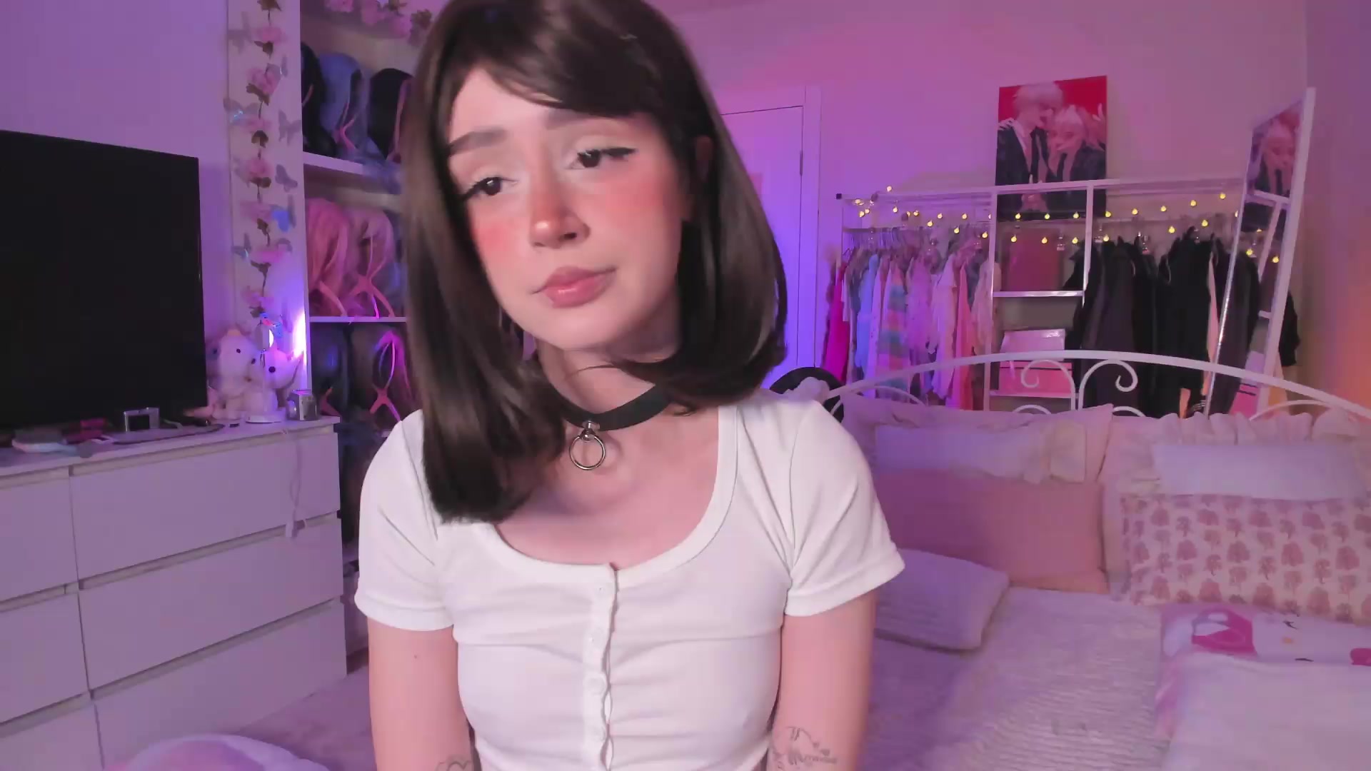Gallery image thumbnail from AliceXsweeT's myfreecams stream on, 09/02/2026, 17:18 image 13 of 20