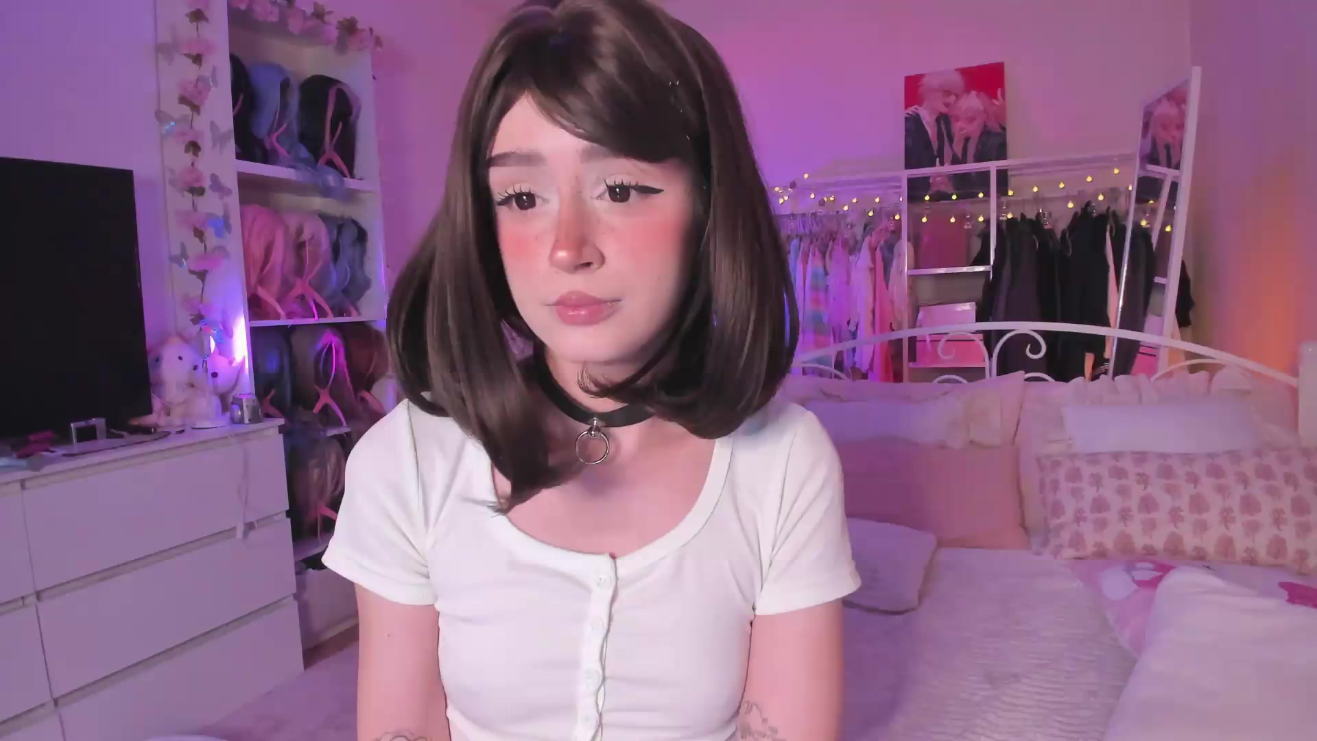 Gallery image thumbnail from AliceXsweeT's myfreecams stream on, 09/02/2026, 17:18 image 7 of 20