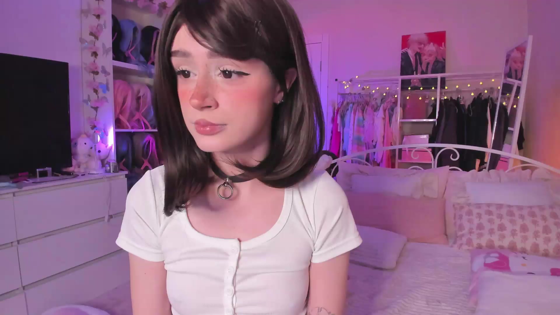 Gallery image thumbnail from AliceXsweeT's myfreecams stream on, 09/02/2026, 17:18 image 15 of 20