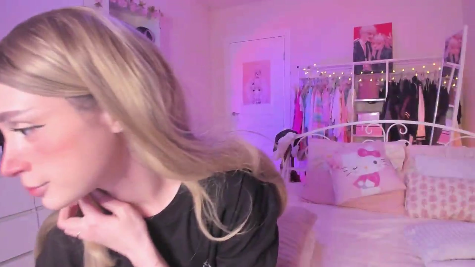 Gallery image thumbnail from AliceXsweeT's myfreecams stream on, 09/07/2026, 16:47 image 13 of 20