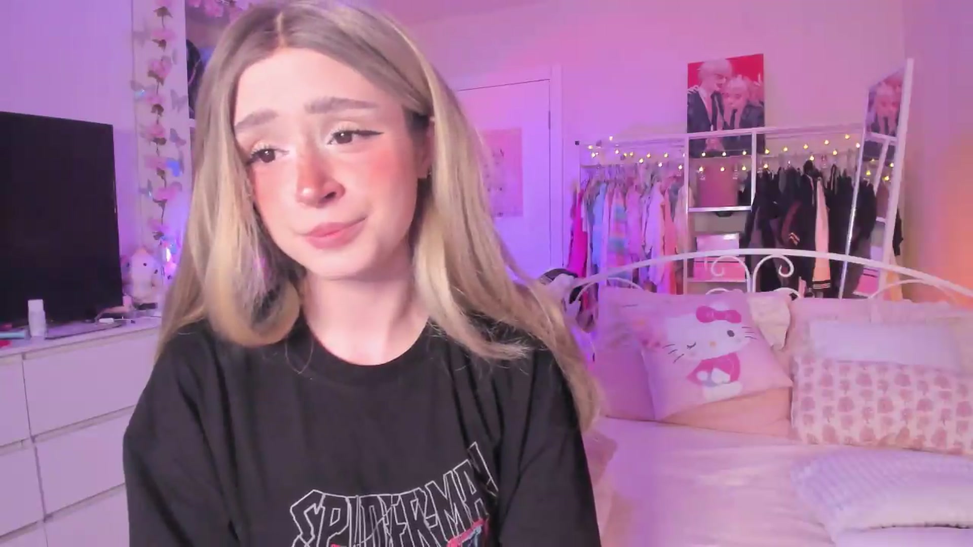 Gallery image thumbnail from AliceXsweeT's myfreecams stream on, 09/07/2026, 16:47 image 10 of 20