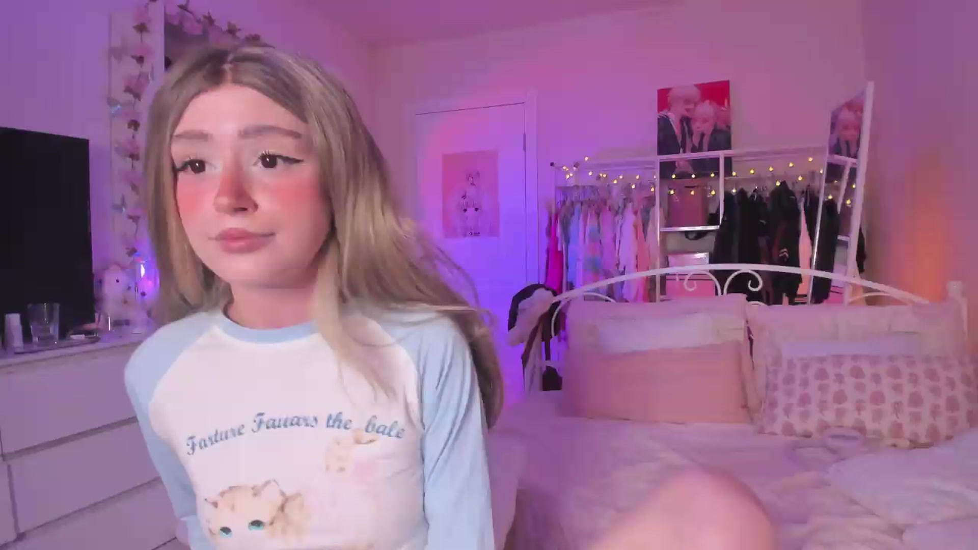 Gallery image thumbnail from AliceXsweeT's myfreecams stream on, 09/10/2026, 17:23 image 15 of 20
