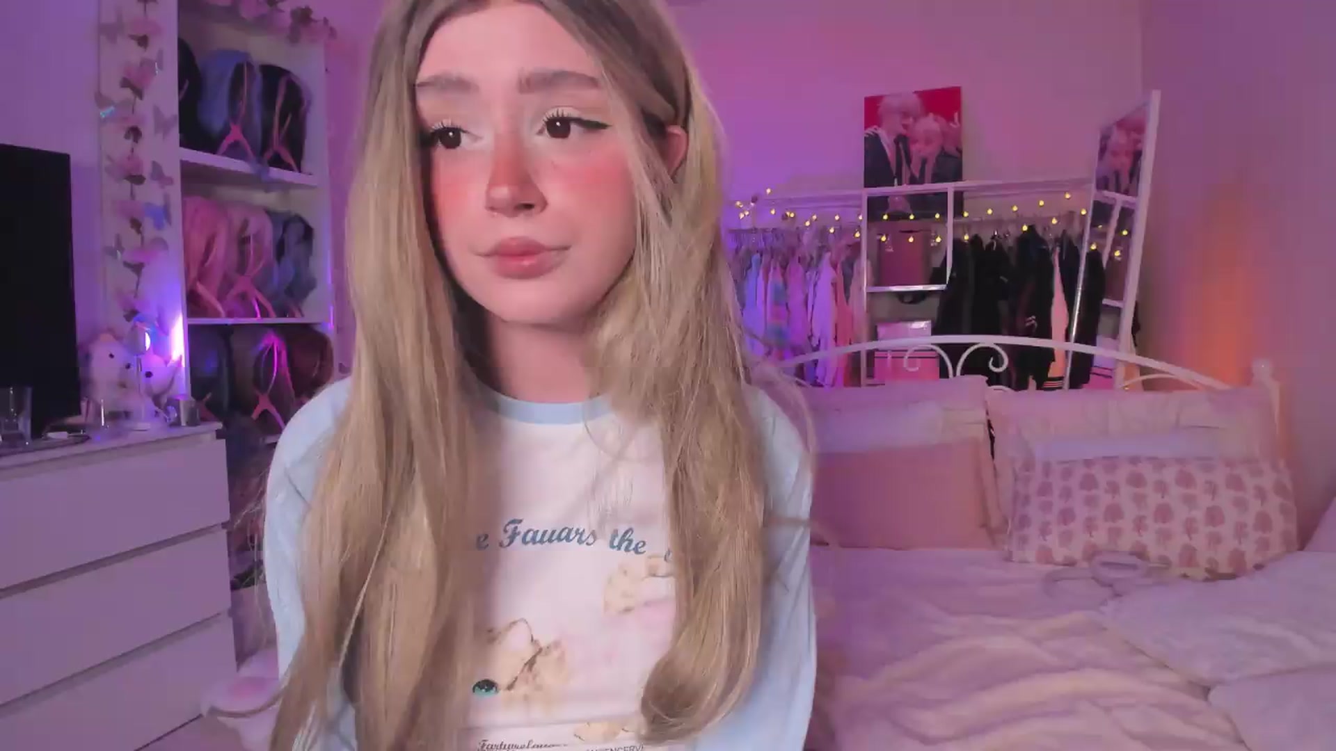 Gallery image thumbnail from AliceXsweeT's myfreecams stream on, 09/10/2026, 17:23 image 2 of 20