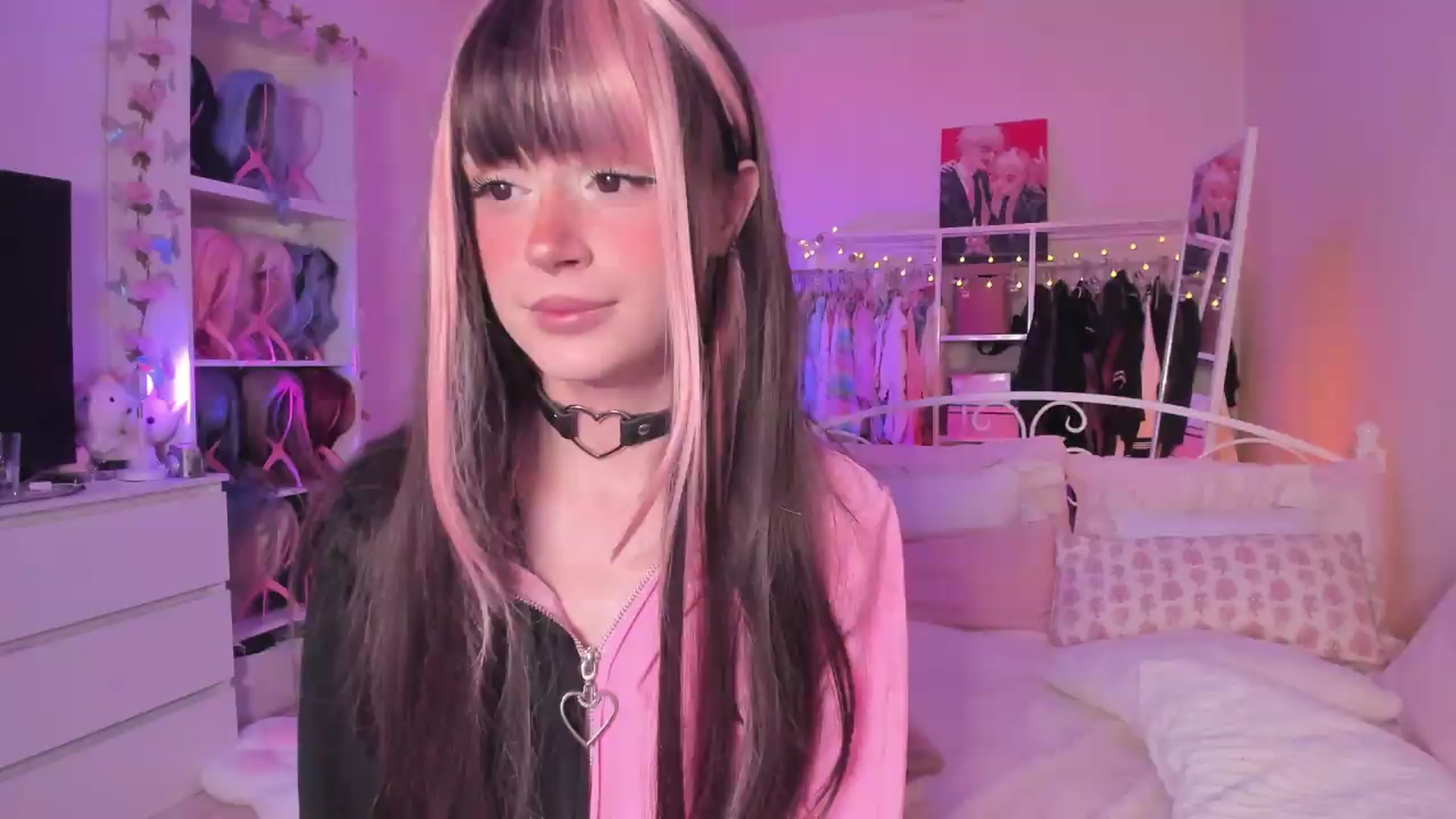 Gallery image thumbnail from AliceXsweeT's myfreecams stream on, 09/11/2026, 18:08 image 2 of 20