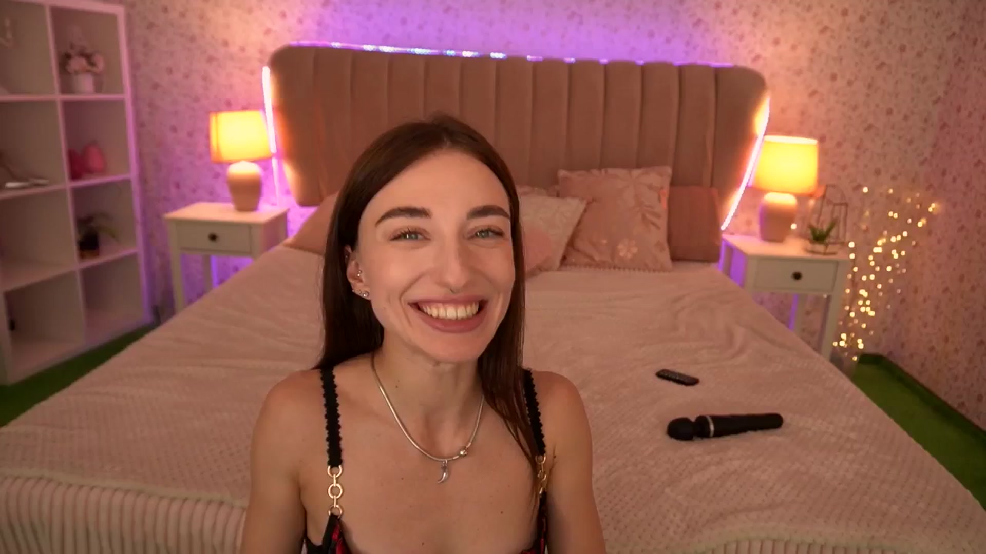 Gallery image thumbnail from Alice_Arwen_'s myfreecams stream on, 12/09/2024, 11:40 image 7 of 20