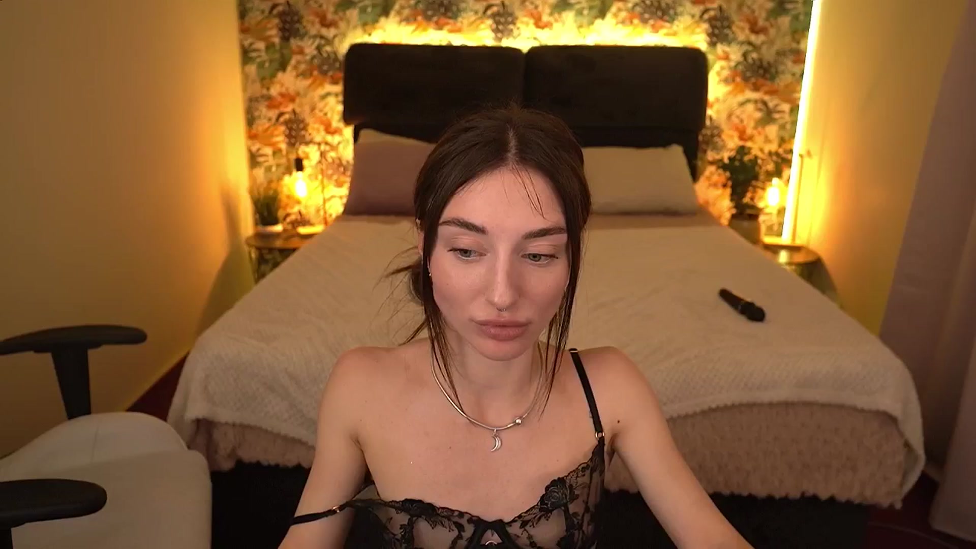 Gallery image thumbnail from Alice_Arwen_'s myfreecams stream on, 12/11/2024, 14:52 image 14 of 20