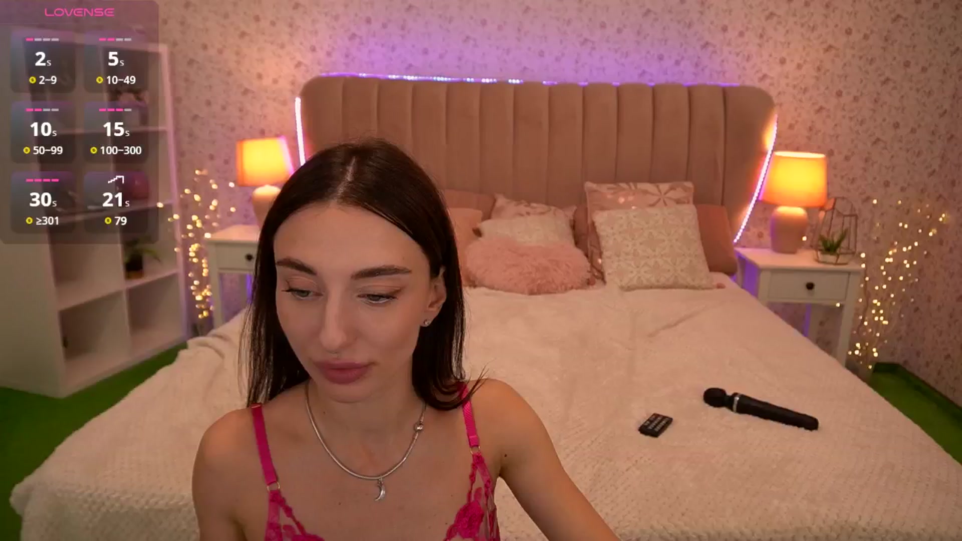Gallery image thumbnail from Alice_Arwen_'s myfreecams stream on, 12/16/2024, 12:40 image 8 of 20
