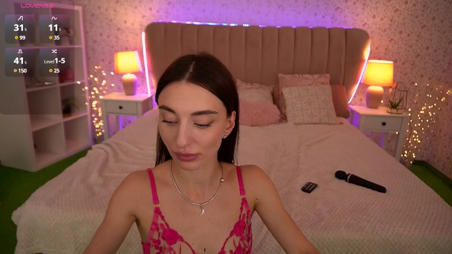 Gallery image thumbnail from Alice_Arwen_'s myfreecams stream on, 12/16/2024, 12:40 image 4 of 20