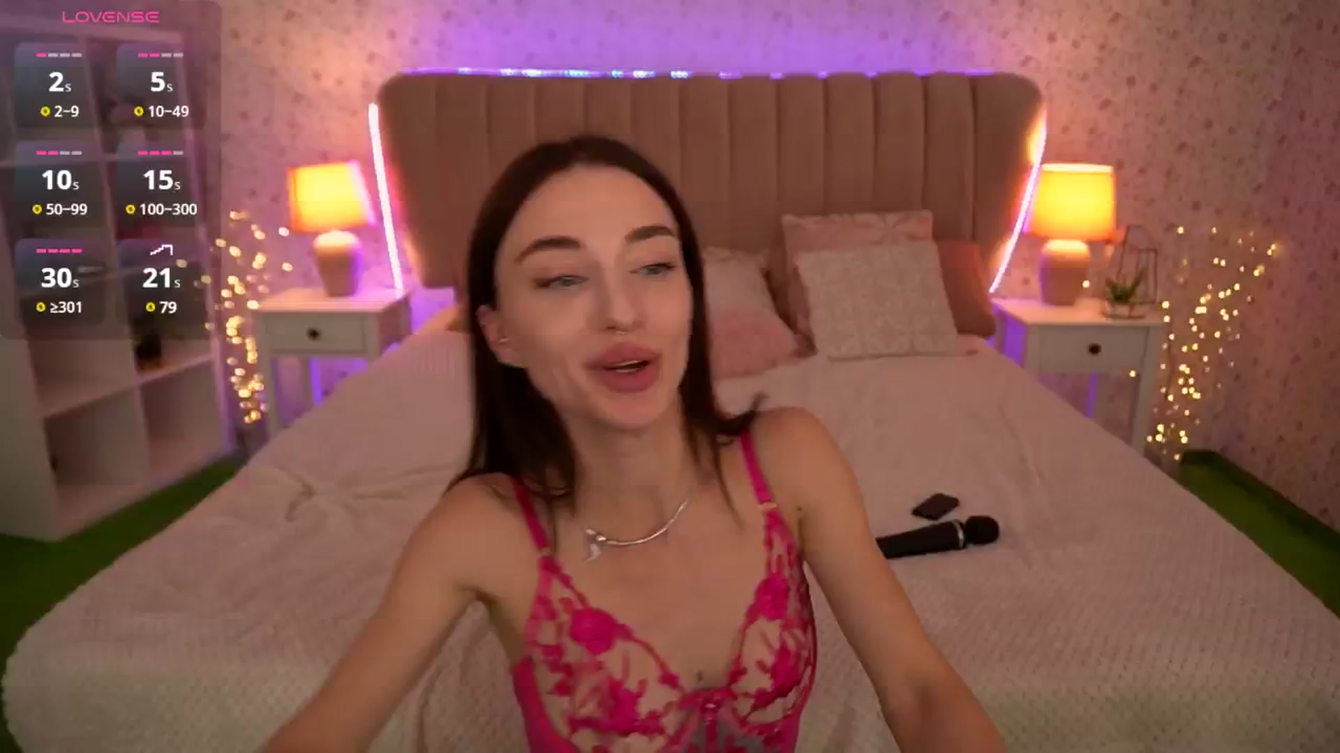 Gallery image thumbnail from Alice_Arwen_'s myfreecams stream on, 12/16/2024, 14:06 image 18 of 20