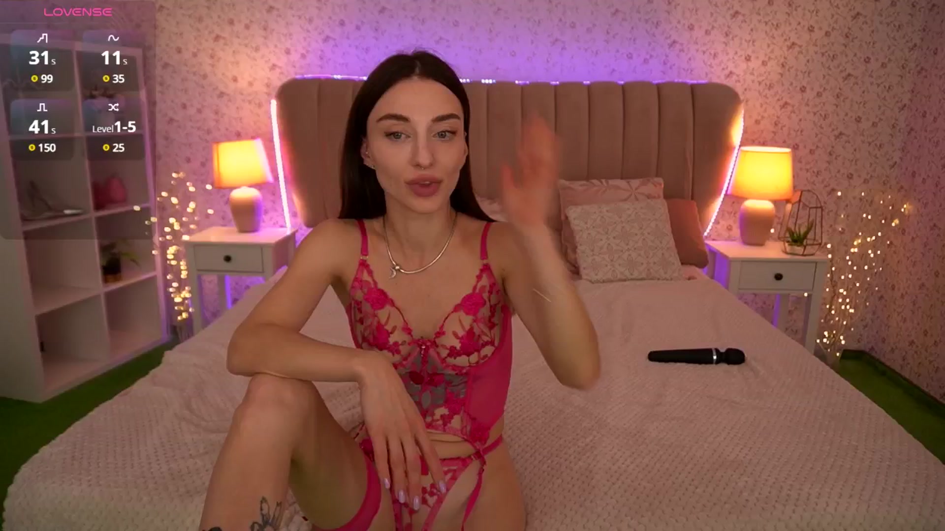 Gallery image thumbnail from Alice_Arwen_'s myfreecams stream on, 12/16/2024, 14:06 image 11 of 20