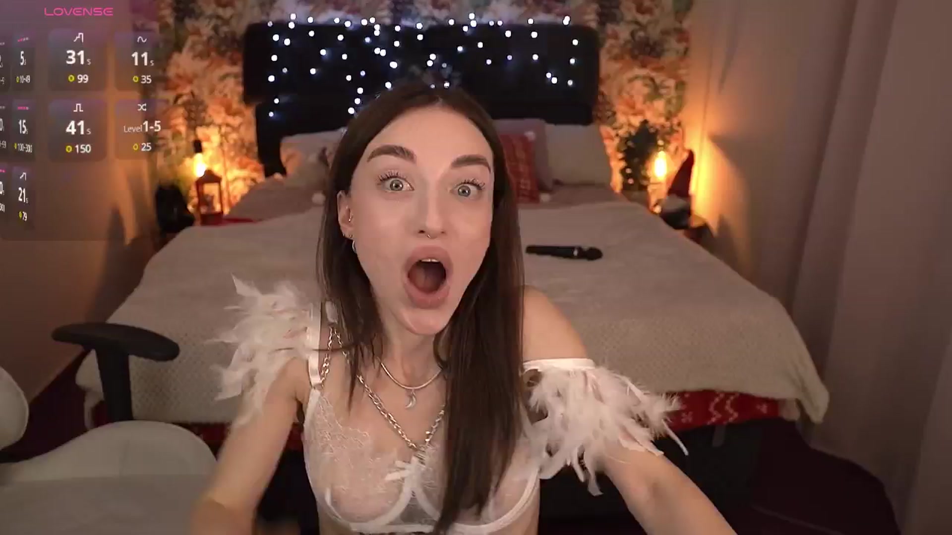 Gallery image thumbnail from Alice_Arwen_'s myfreecams stream on, 12/24/2024, 10:05 image 8 of 20